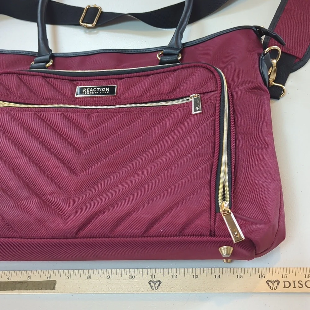 Reaction, Kenneth Cole, Burgundy/Plum Chevron Quilted Laptop Bag